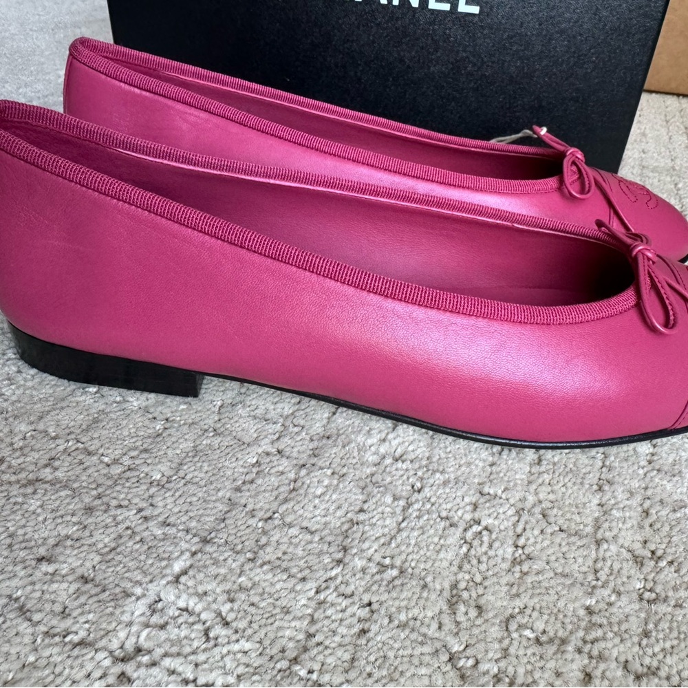 CHANEL Fuchsia Leather Ballet Flats 41.5 - Picture 5 of 8
